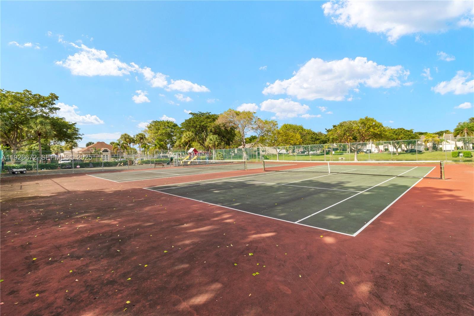 THE LAKES - Residential