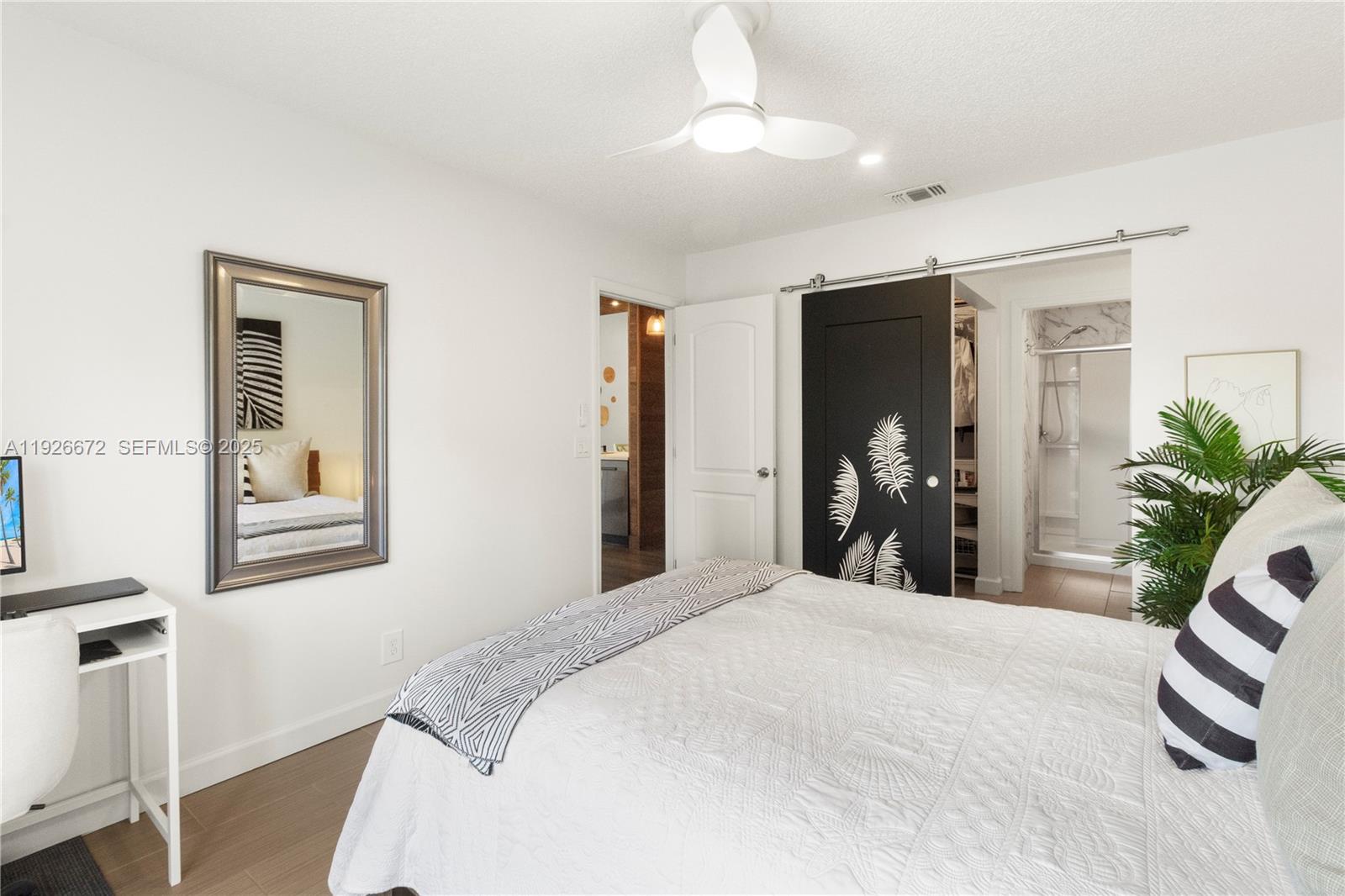 THE LAKES - Residential