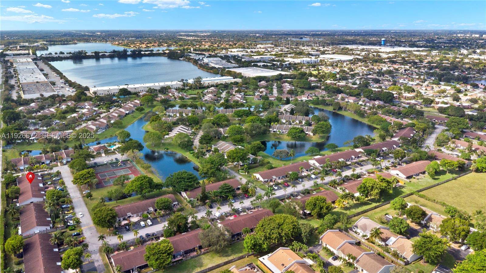 THE LAKES - Residential