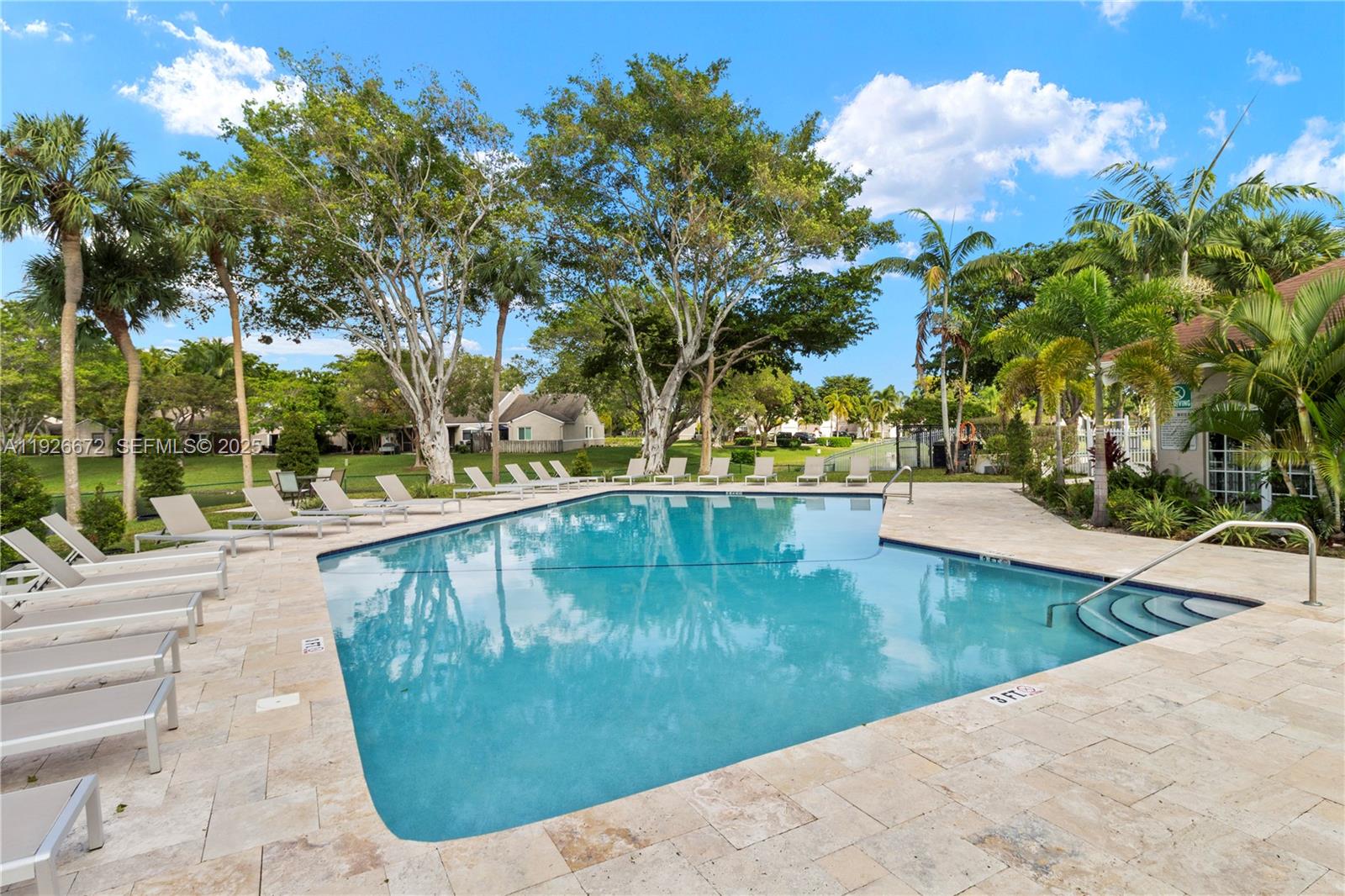 THE LAKES - Residential