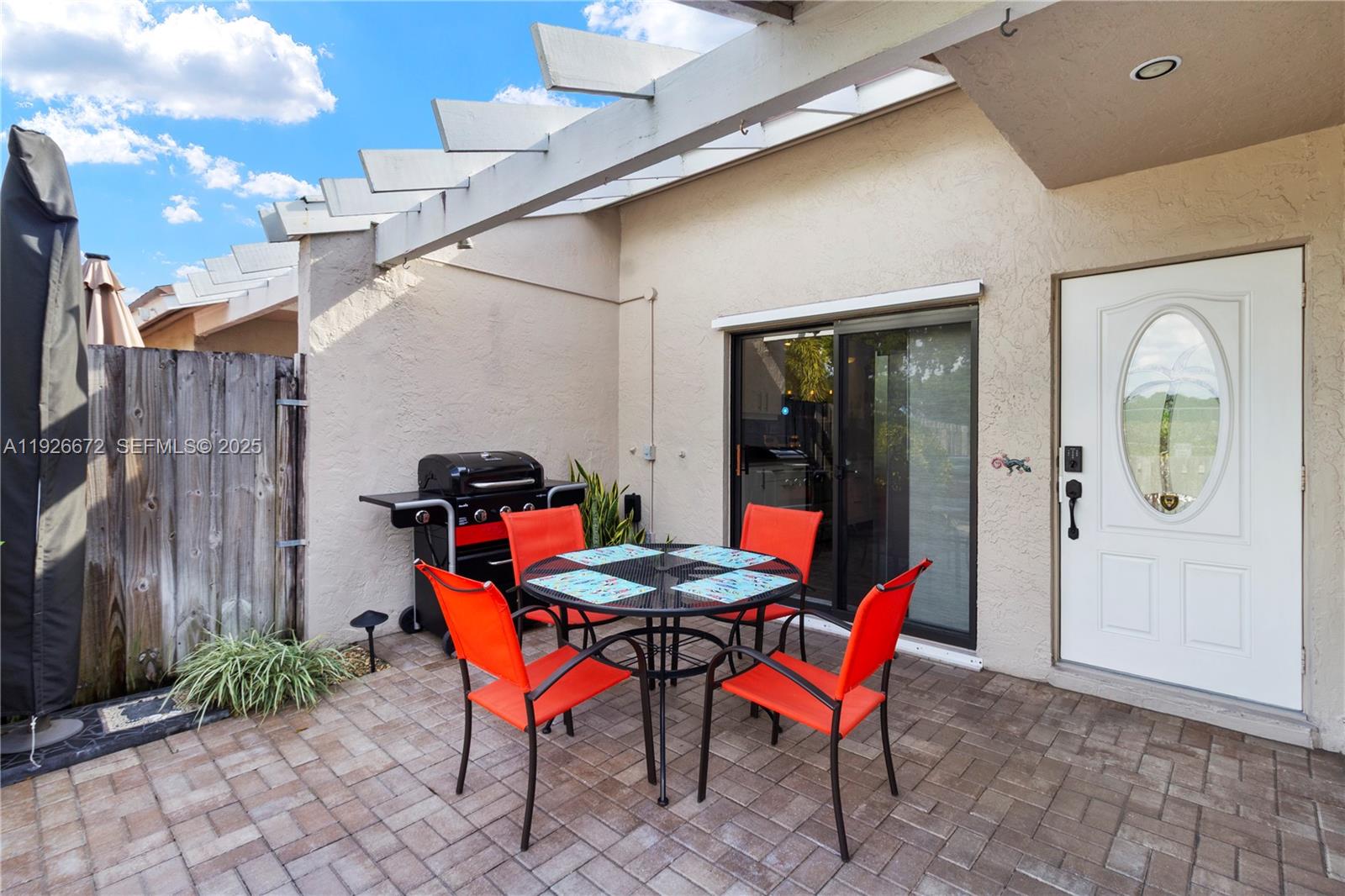 THE LAKES - Residential