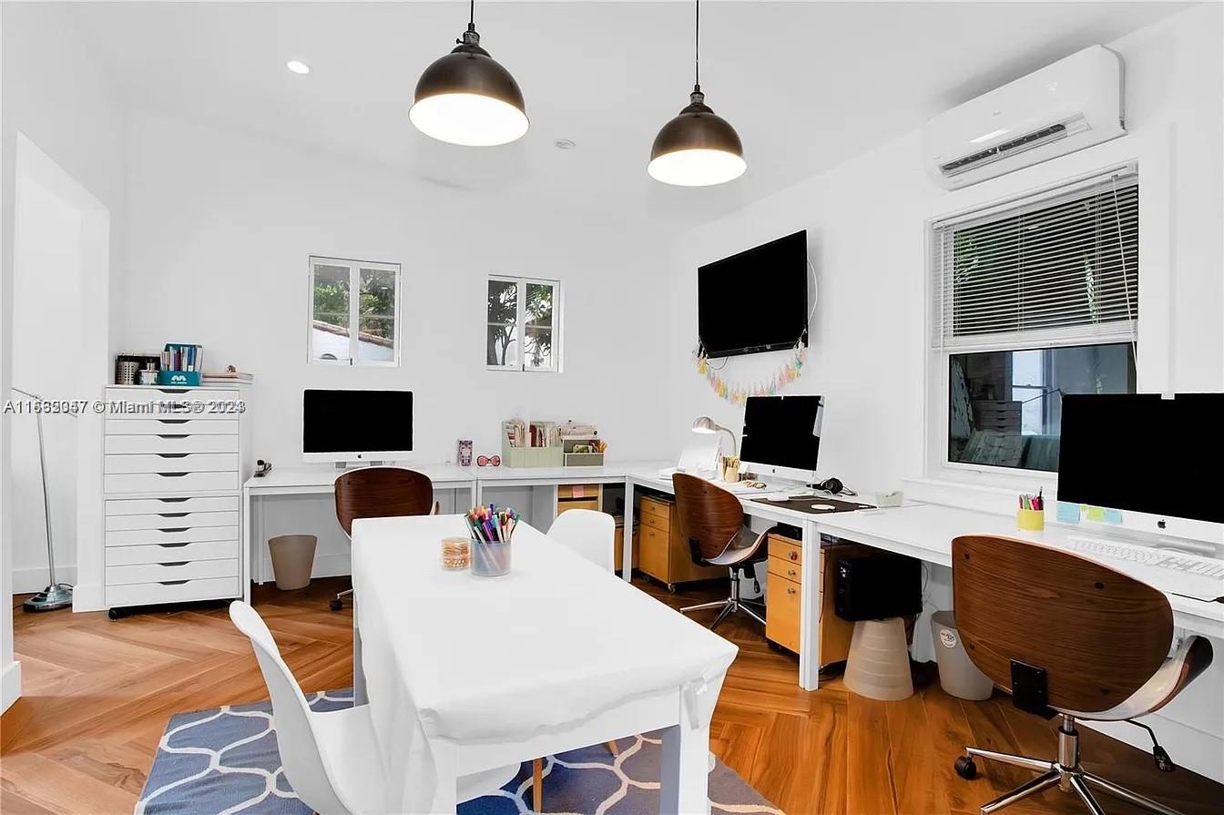 CORAL GABLES C C SEC 3 - Residential