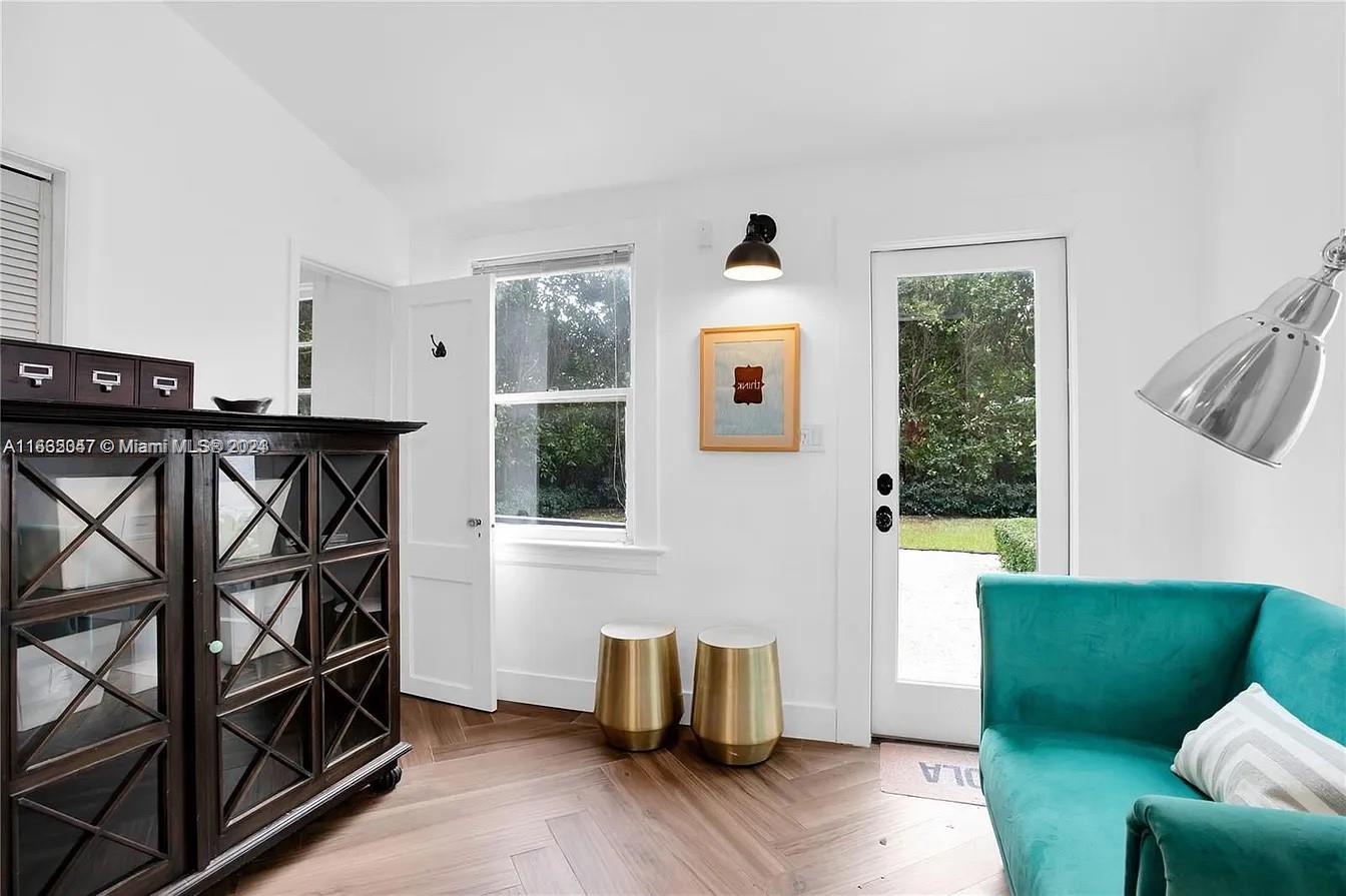 CORAL GABLES C C SEC 3 - Residential