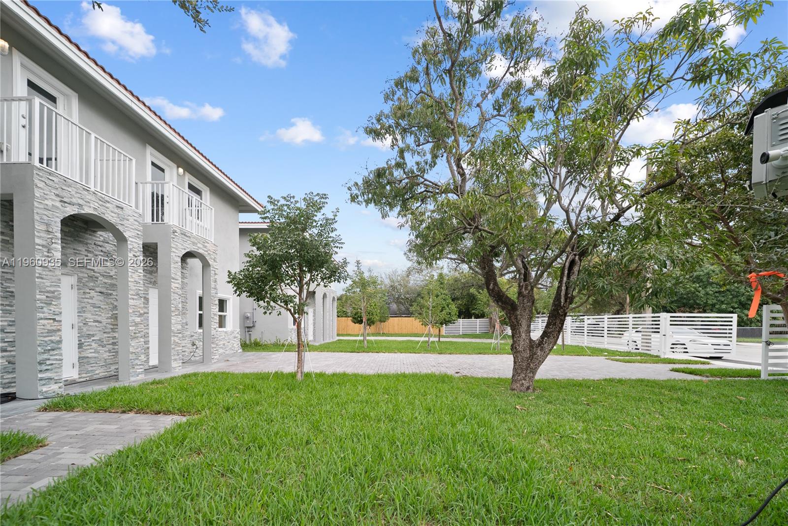 BUENA VISTA GARDENS - Residential