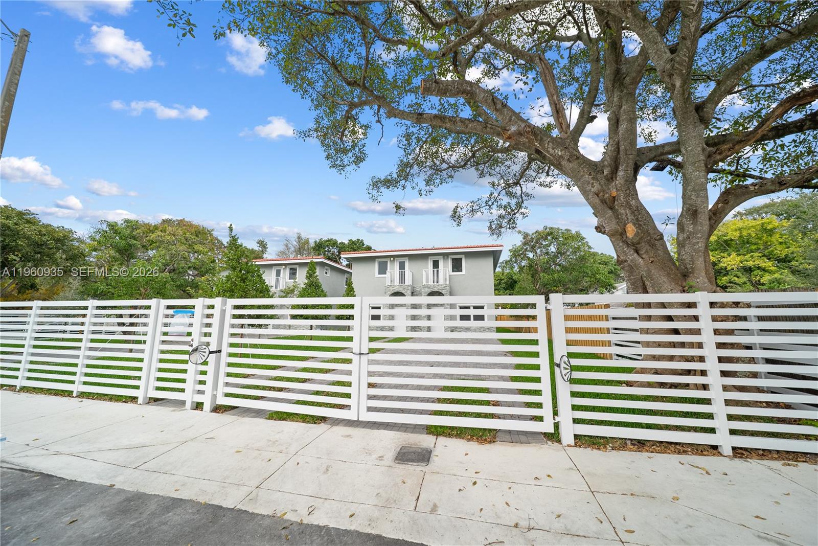 BUENA VISTA GARDENS - Residential