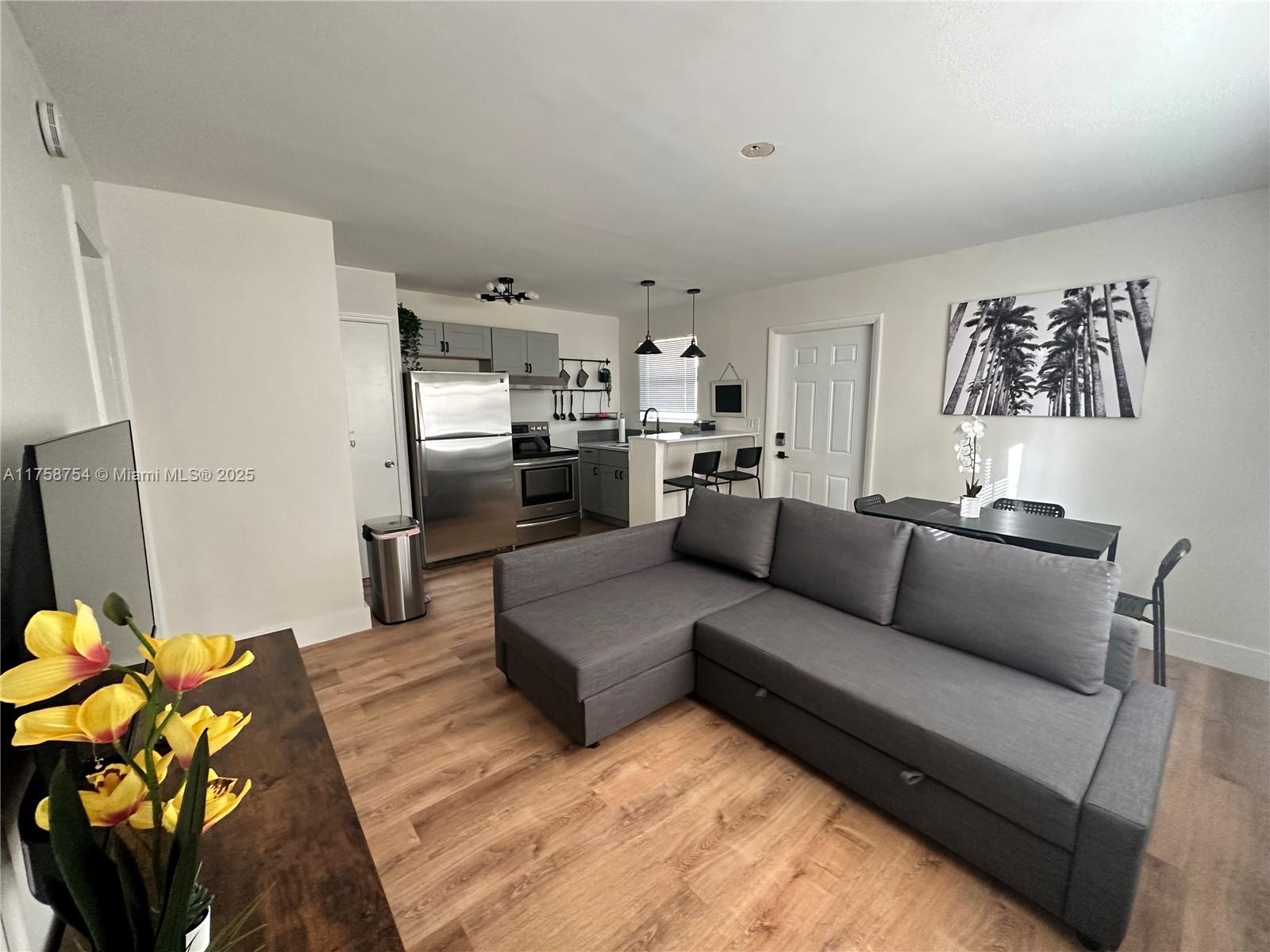 Rental Property at 1816 Sw 11th Ct 4, Fort Lauderdale, Broward County, Florida - Bedrooms: 1 
Bathrooms: 1  - $1,700 MO.