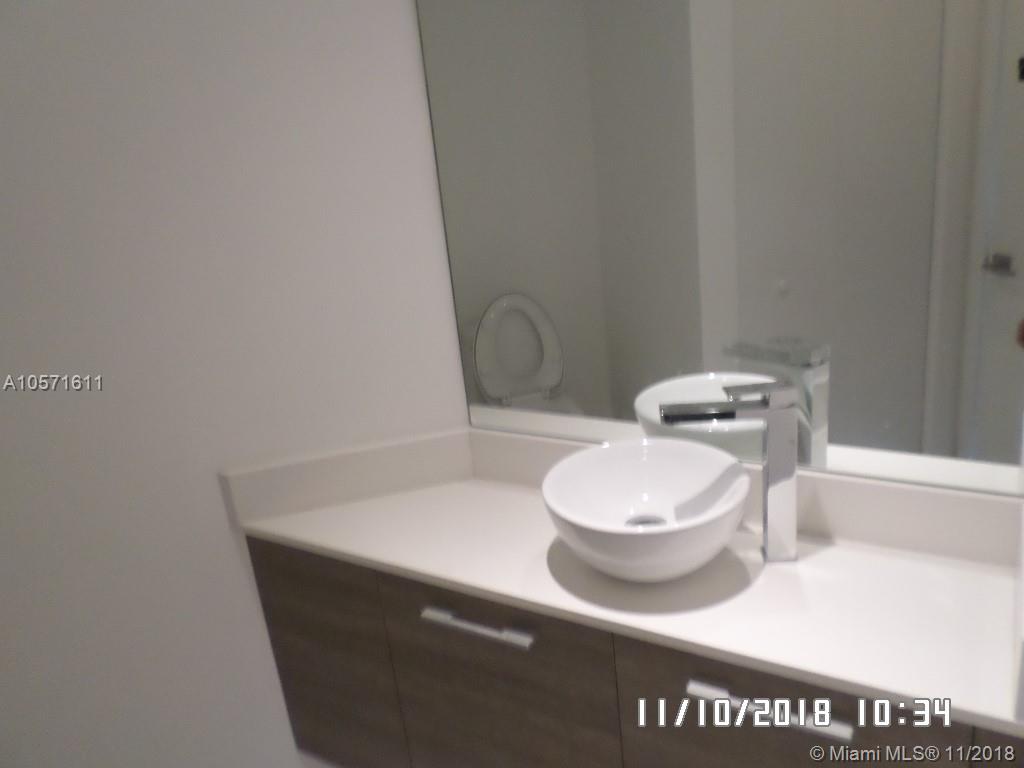 PARAISO BAY - Residential Lease