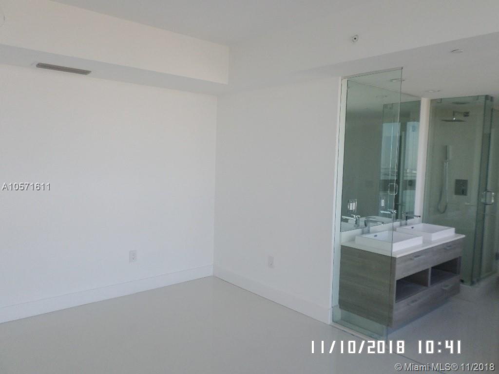 PARAISO BAY - Residential Lease