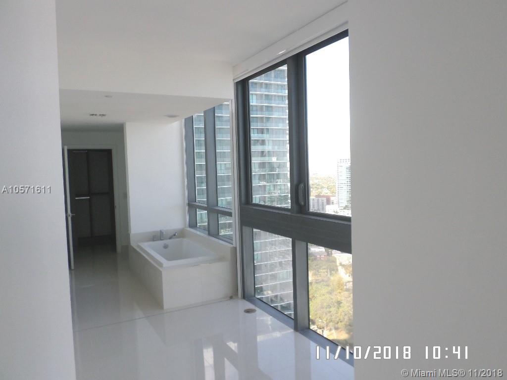 PARAISO BAY - Residential Lease