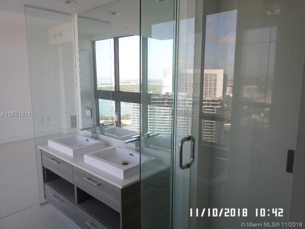 PARAISO BAY - Residential Lease