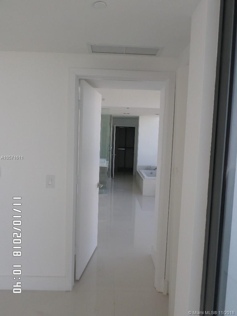 PARAISO BAY - Residential Lease