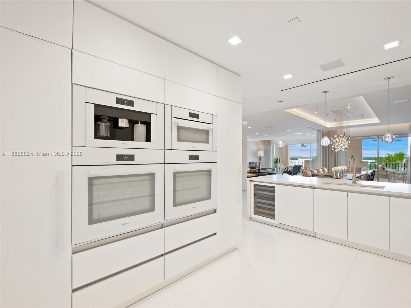 5000 BAYVIEW AT FISHER IS - Residential