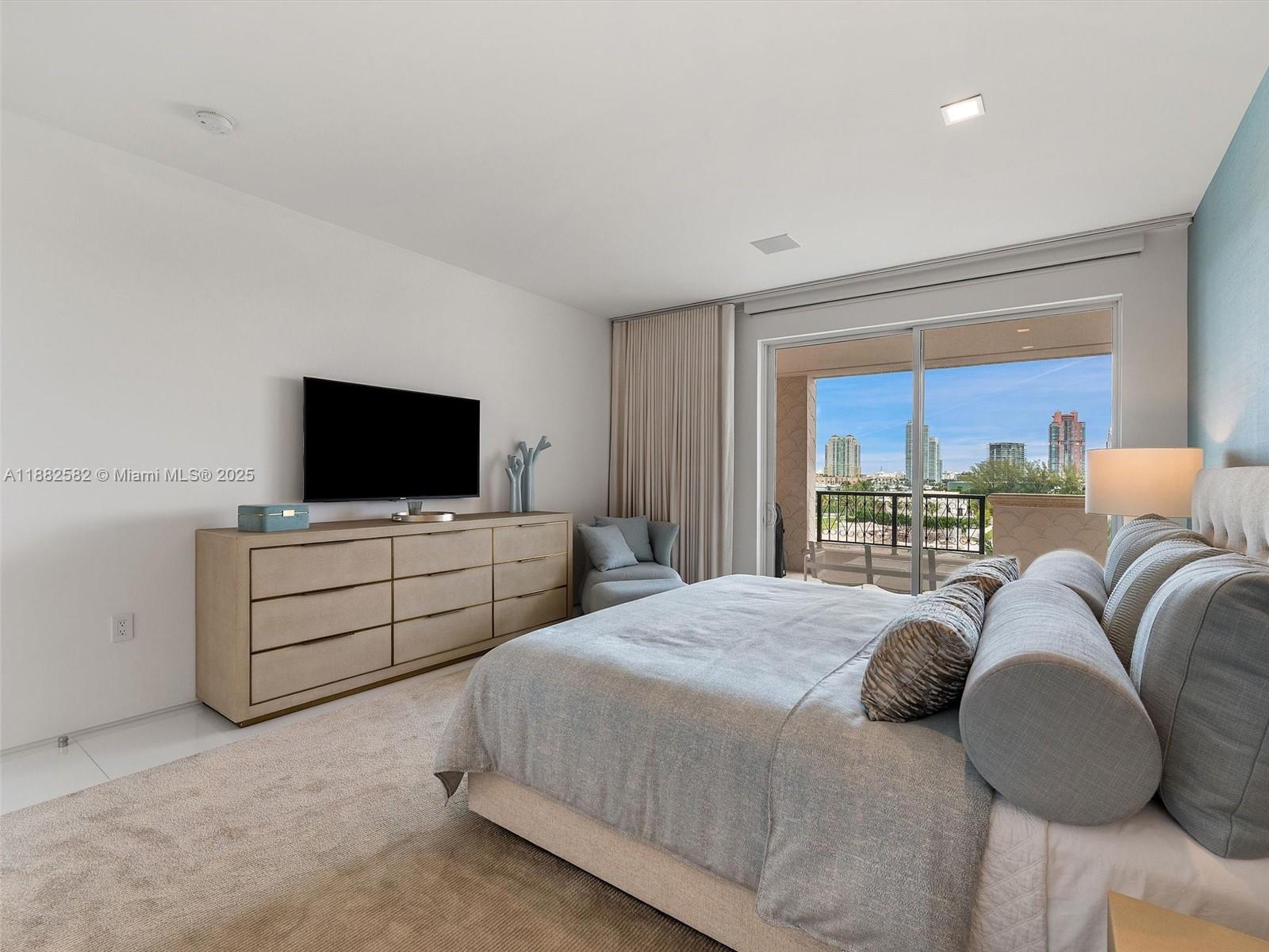5000 BAYVIEW AT FISHER IS - Residential