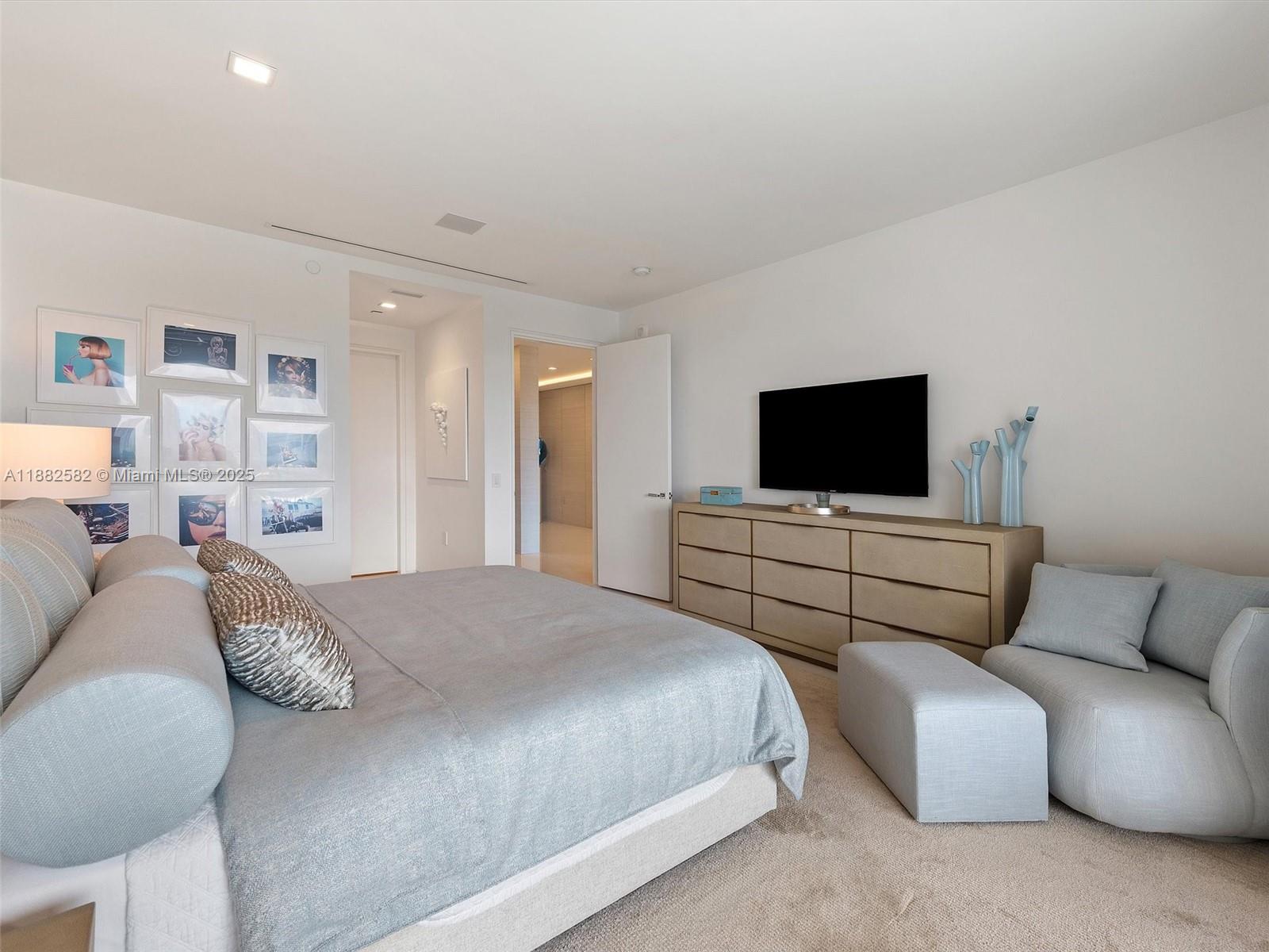 5000 BAYVIEW AT FISHER IS - Residential
