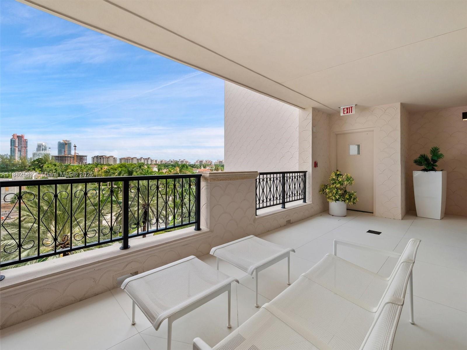 5000 BAYVIEW AT FISHER IS - Residential