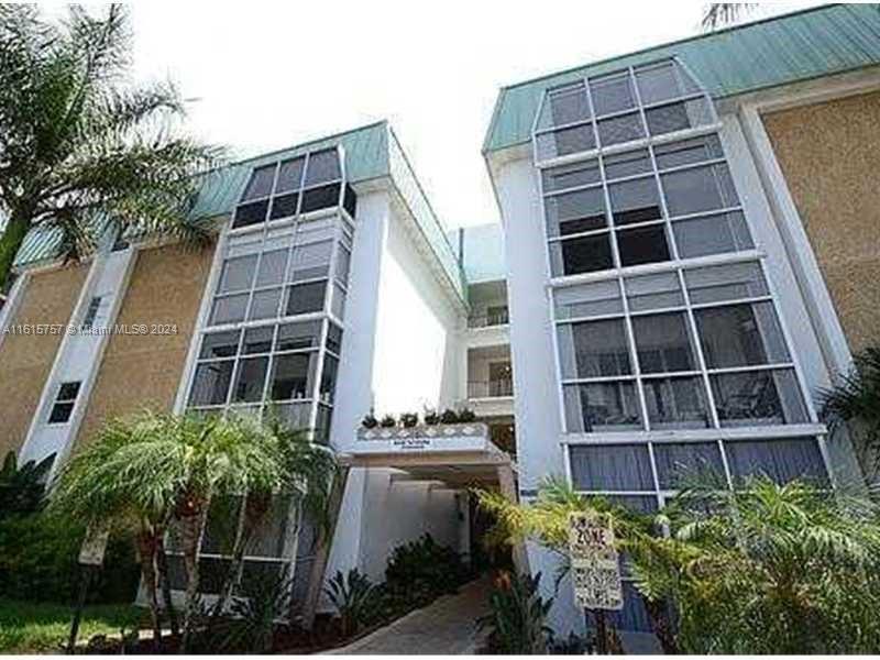 2990 Ne 16th Ave 208, Oakland Park, Miami-Dade County, Florida - 2 Bedrooms  
2 Bathrooms - 