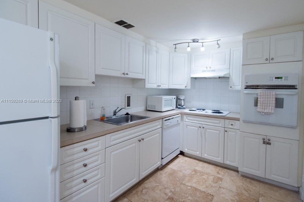3901 S Ocean Dr 1H