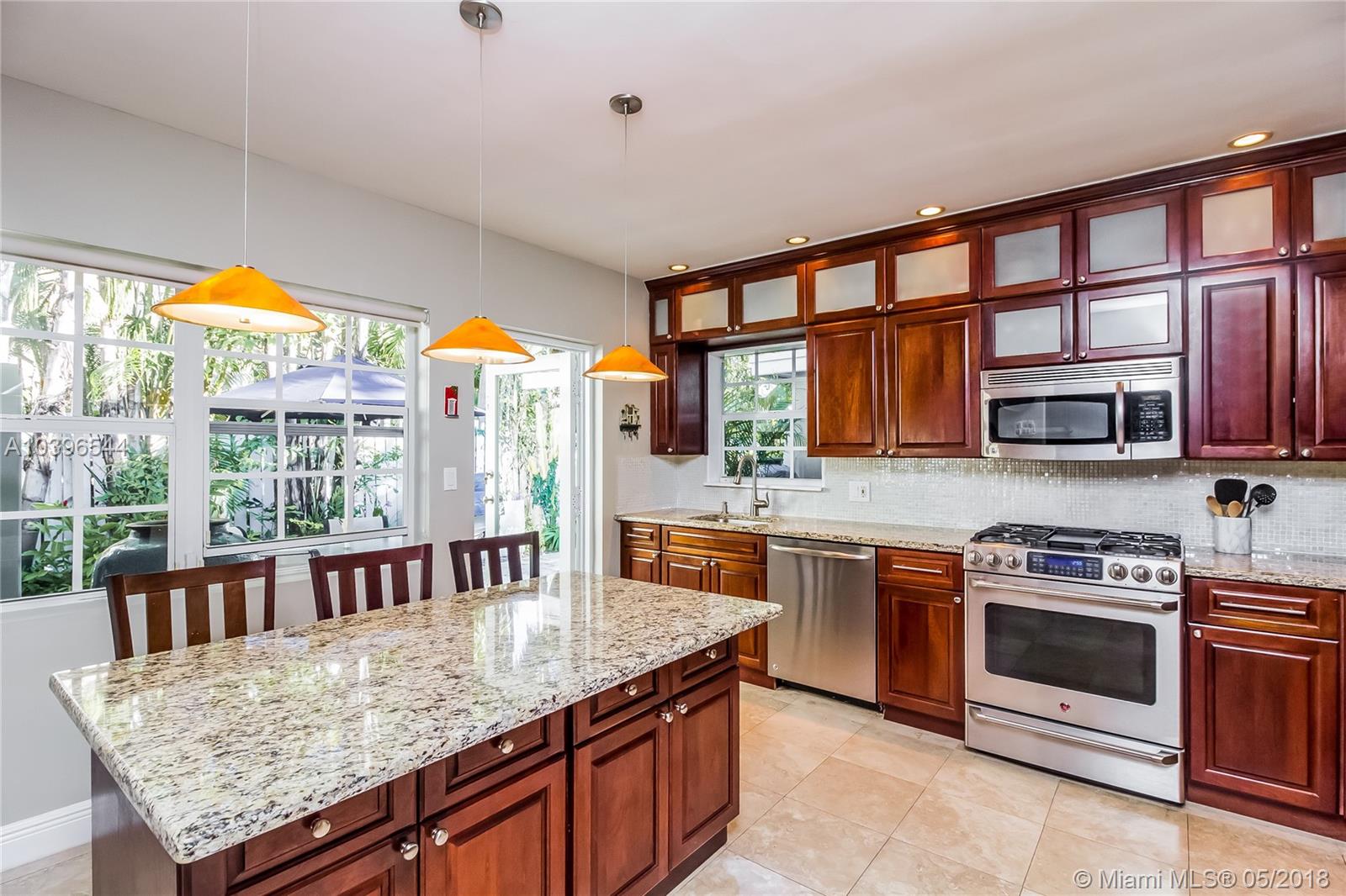 CRYSTAL HEIGHTS - Residential