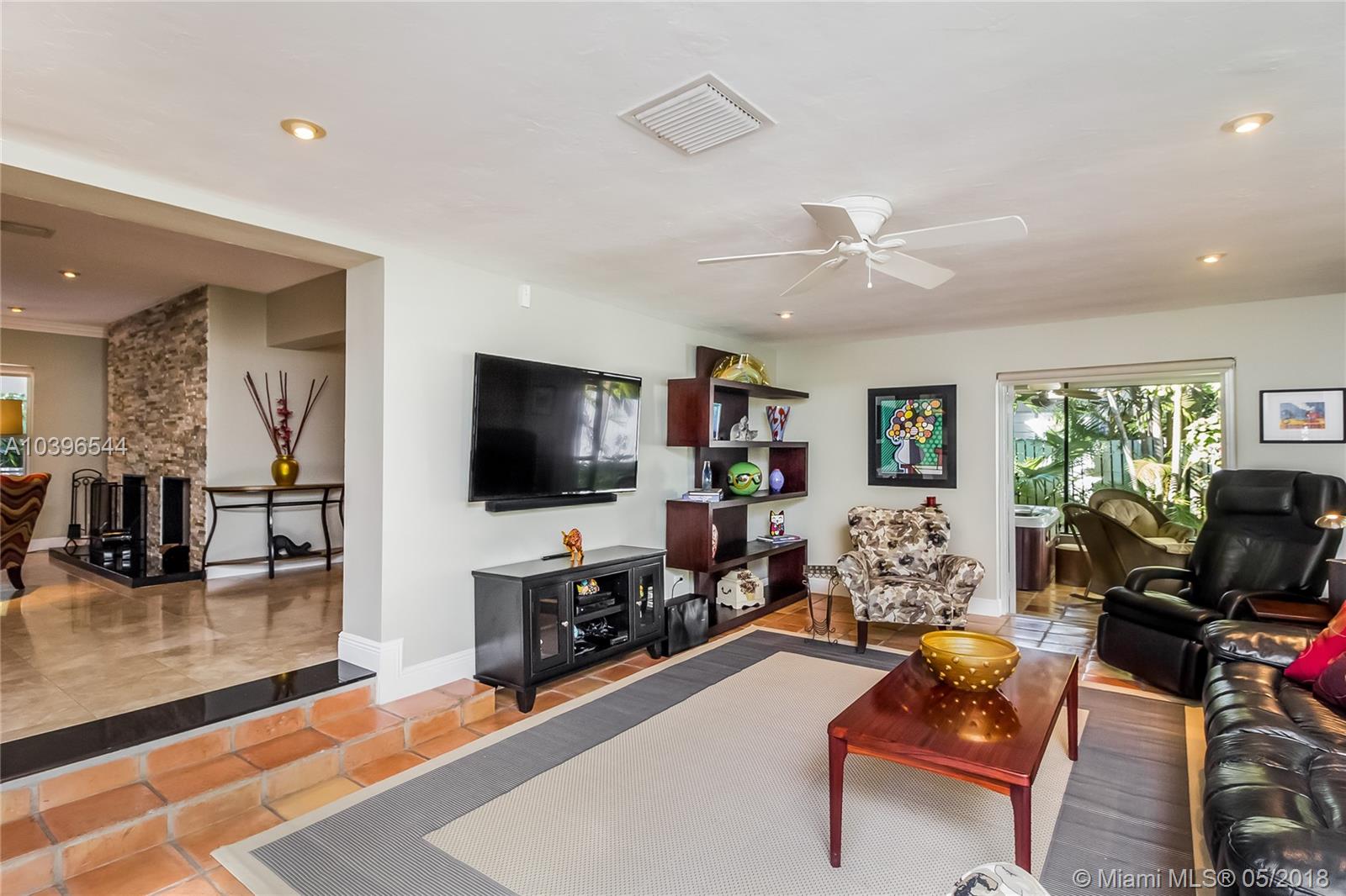 CRYSTAL HEIGHTS - Residential