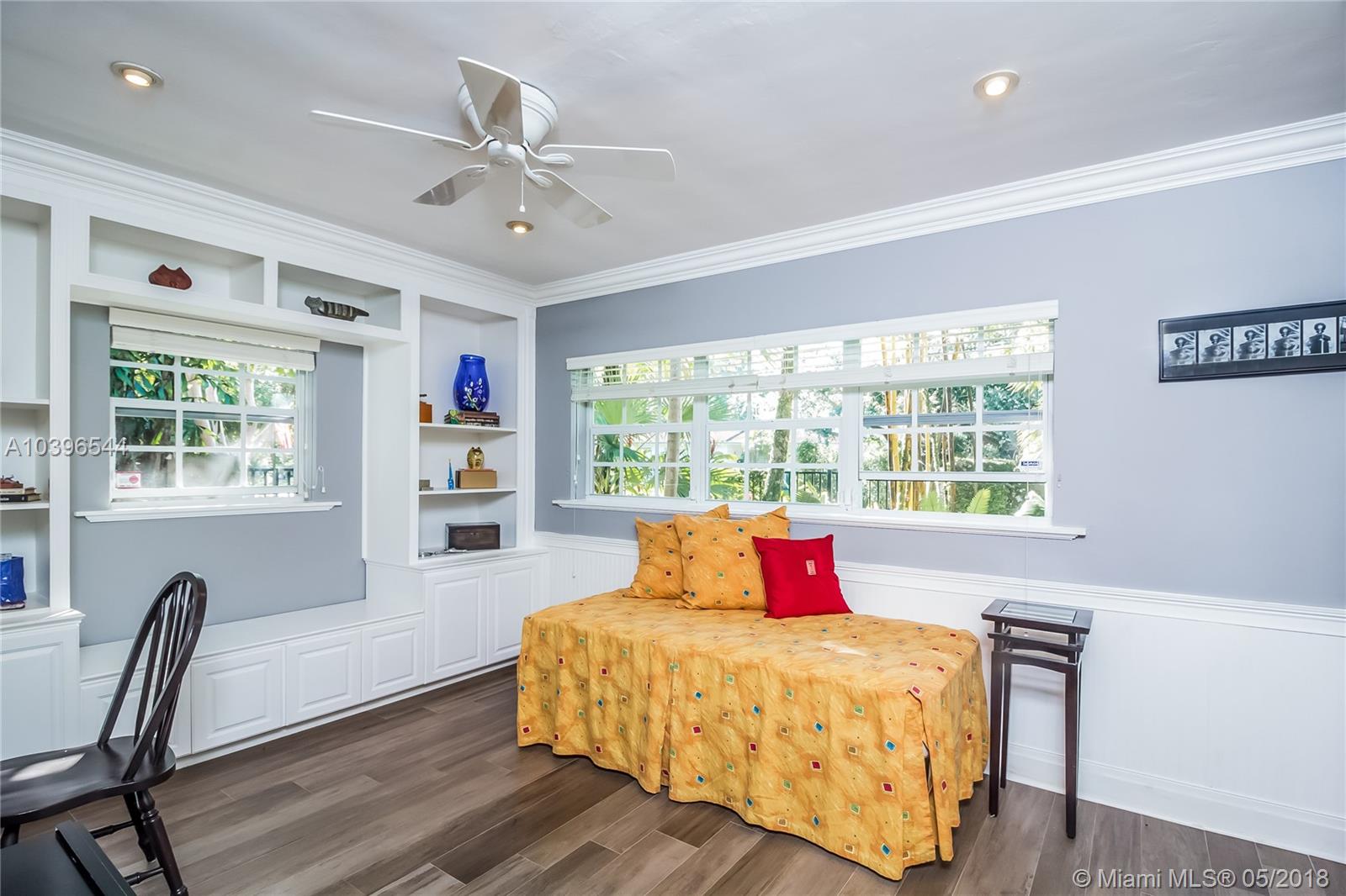 CRYSTAL HEIGHTS - Residential