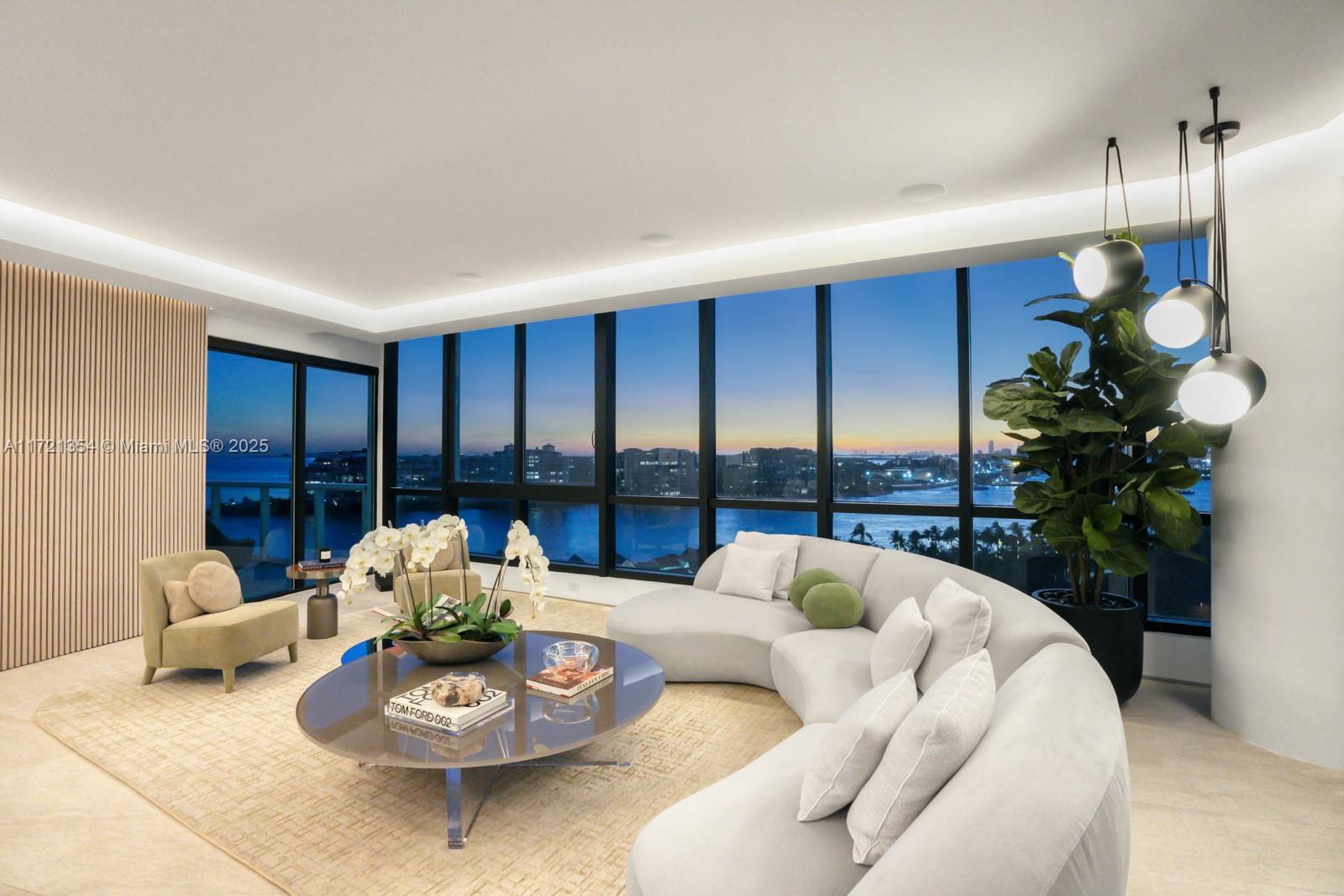 CONTINUUM ON SOUTH BEACH - Residential