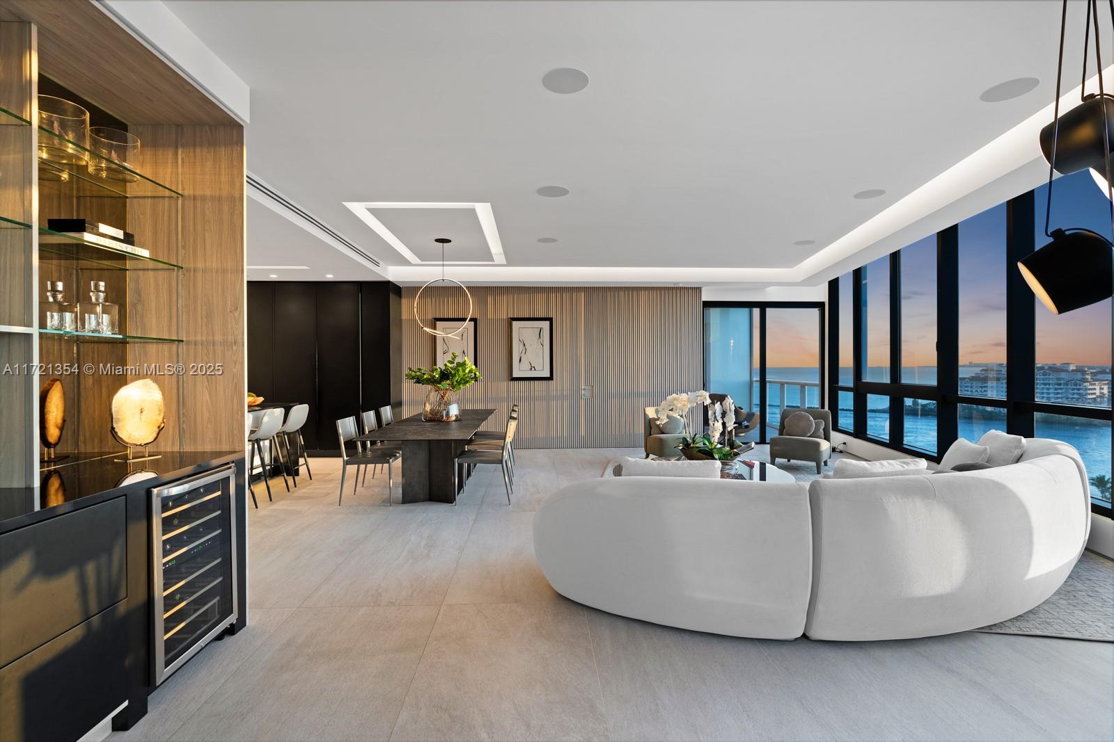 CONTINUUM ON SOUTH BEACH - Residential