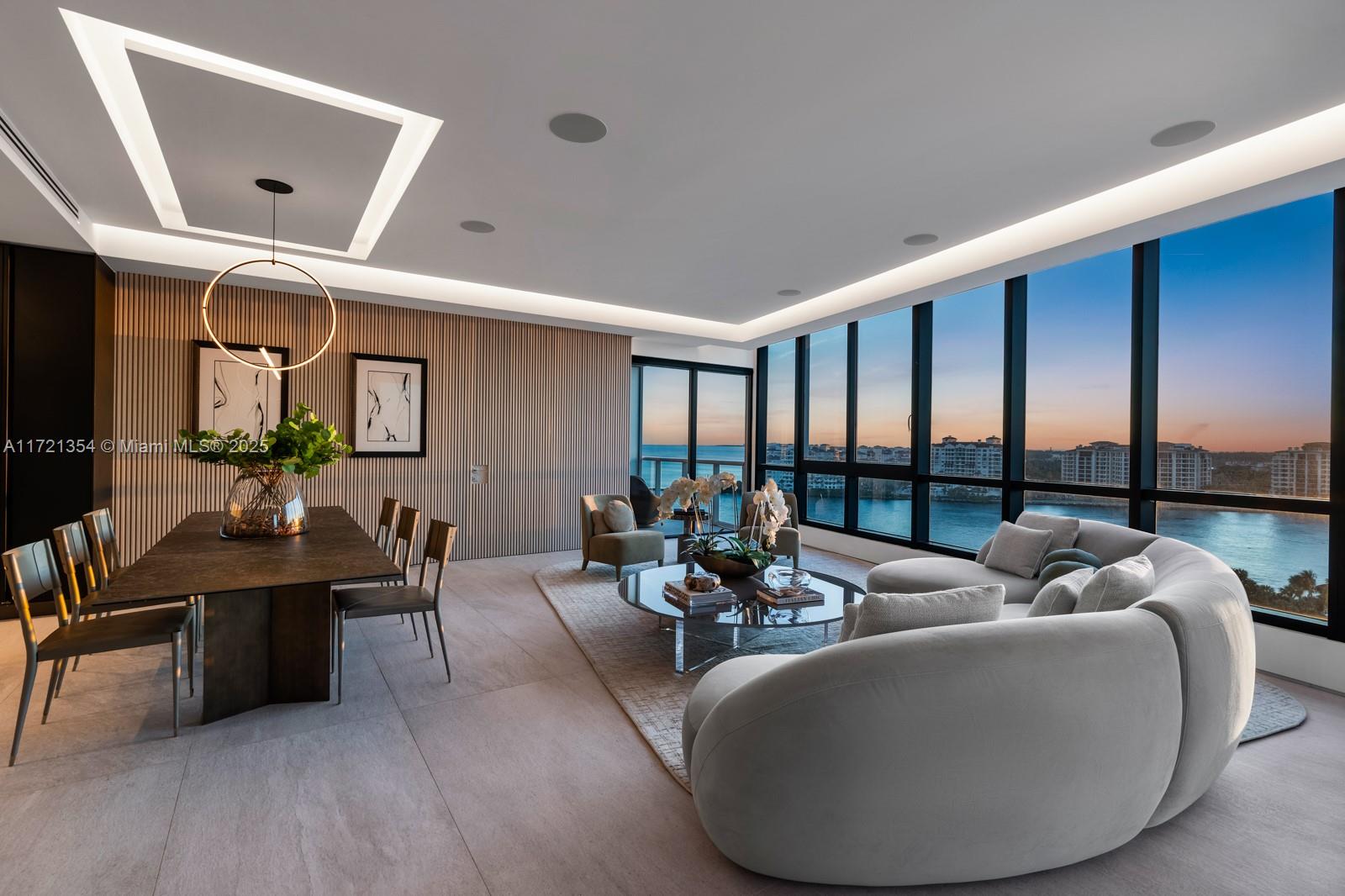 CONTINUUM ON SOUTH BEACH - Residential