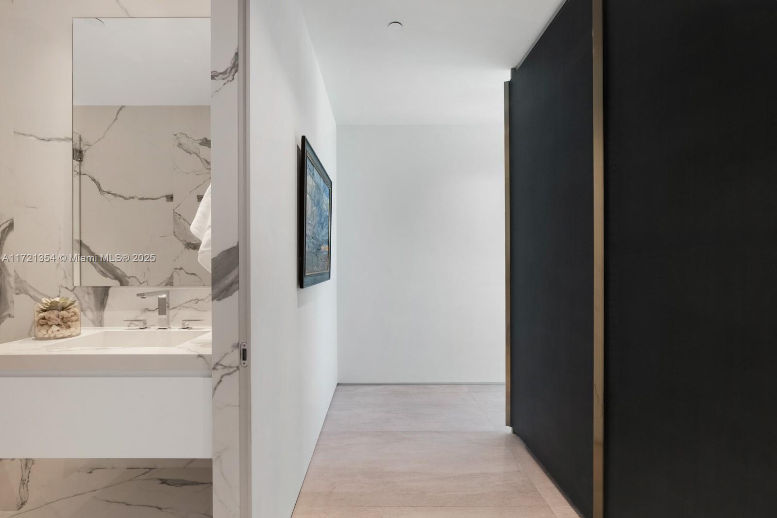 CONTINUUM ON SOUTH BEACH - Residential