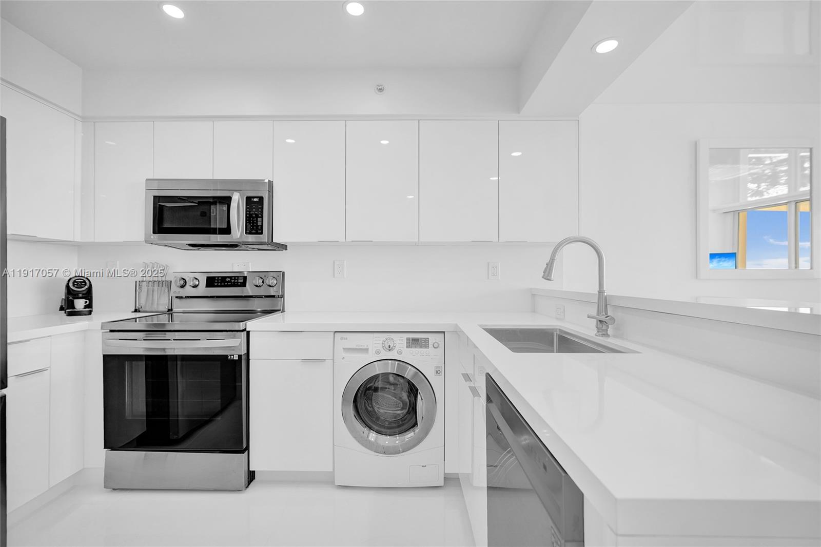 WAVE CONDO - Residential Lease