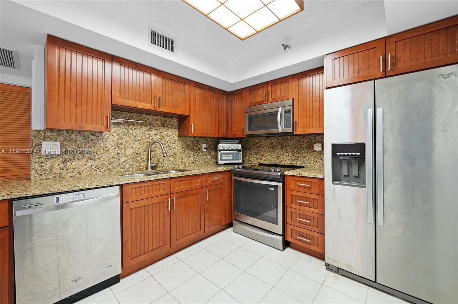 MYSTIC POINTE CONDO NO TH - Residential
