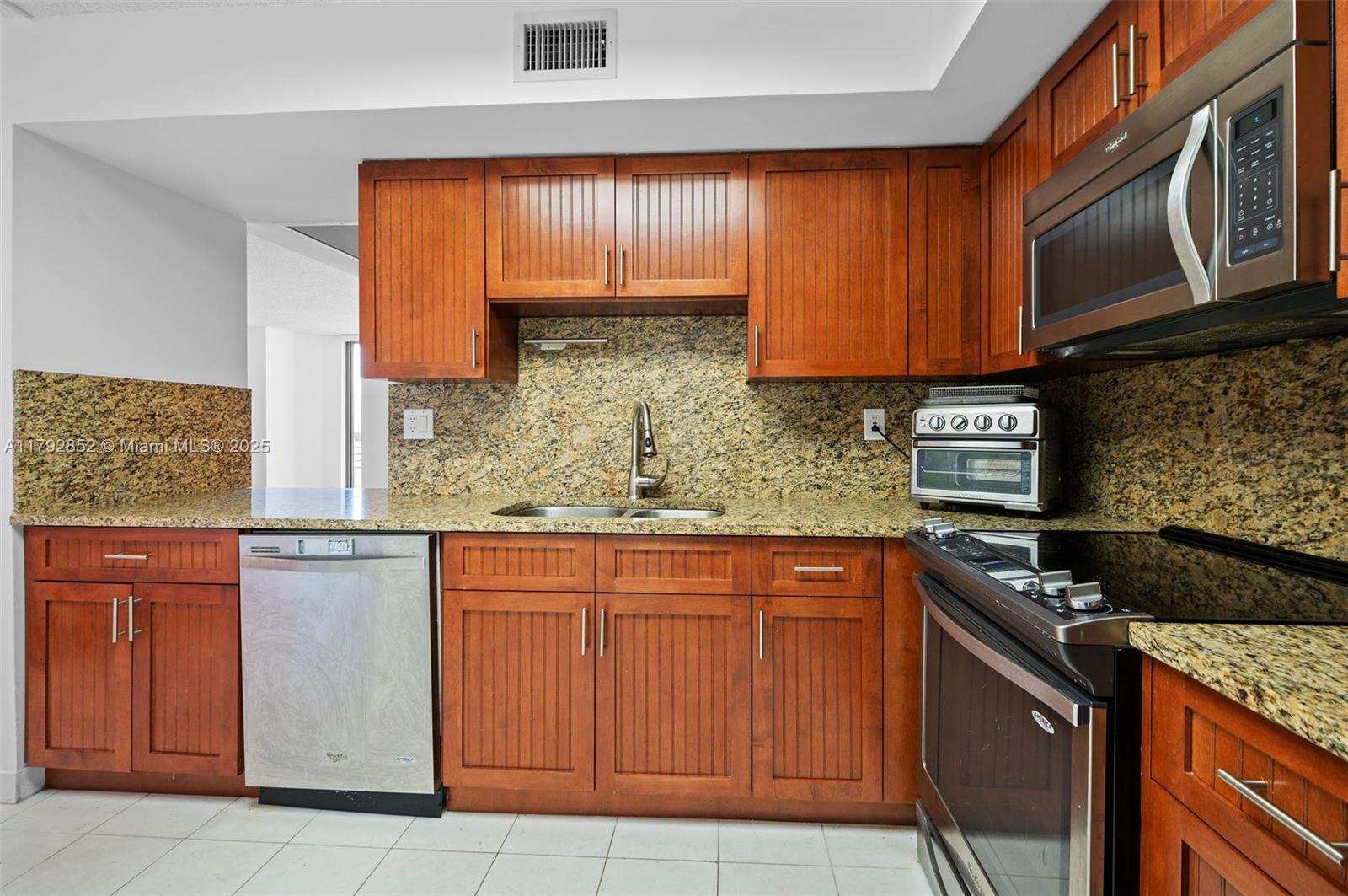 MYSTIC POINTE CONDO NO TH - Residential