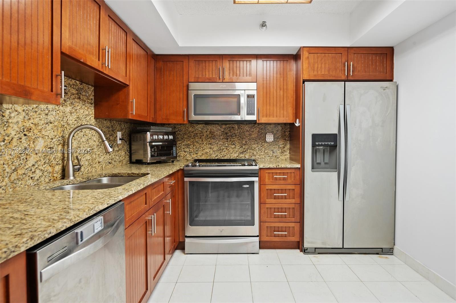 MYSTIC POINTE CONDO NO TH - Residential