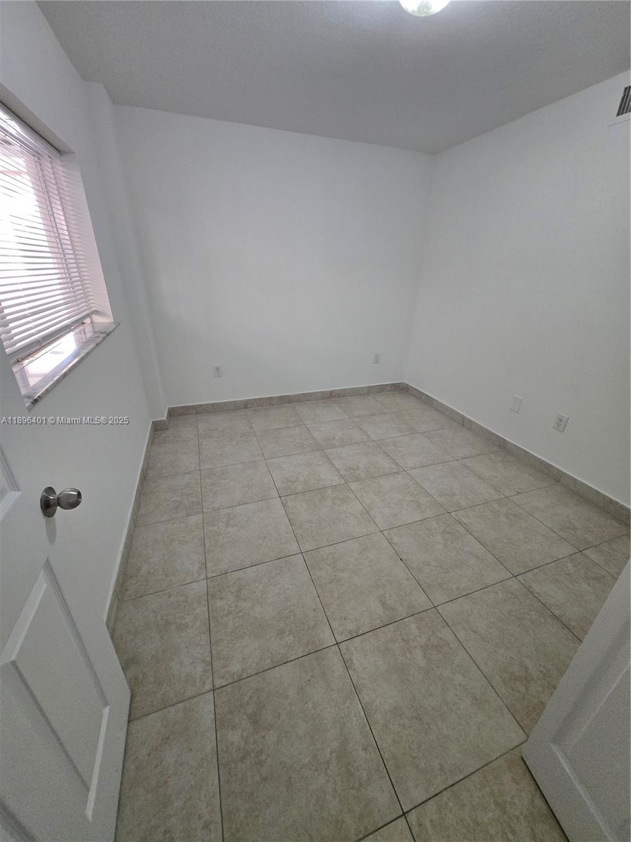 GROVELAND CONDO - Residential Lease