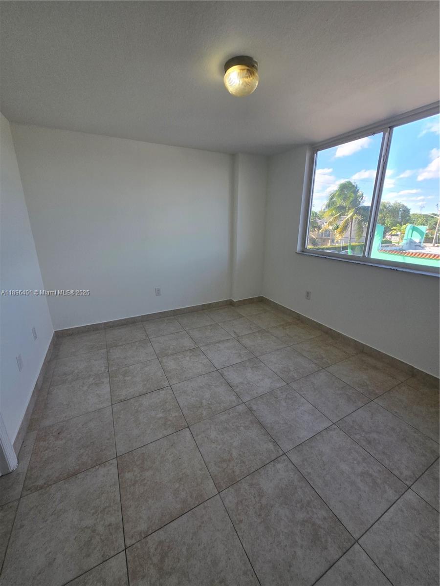 GROVELAND CONDO - Residential Lease