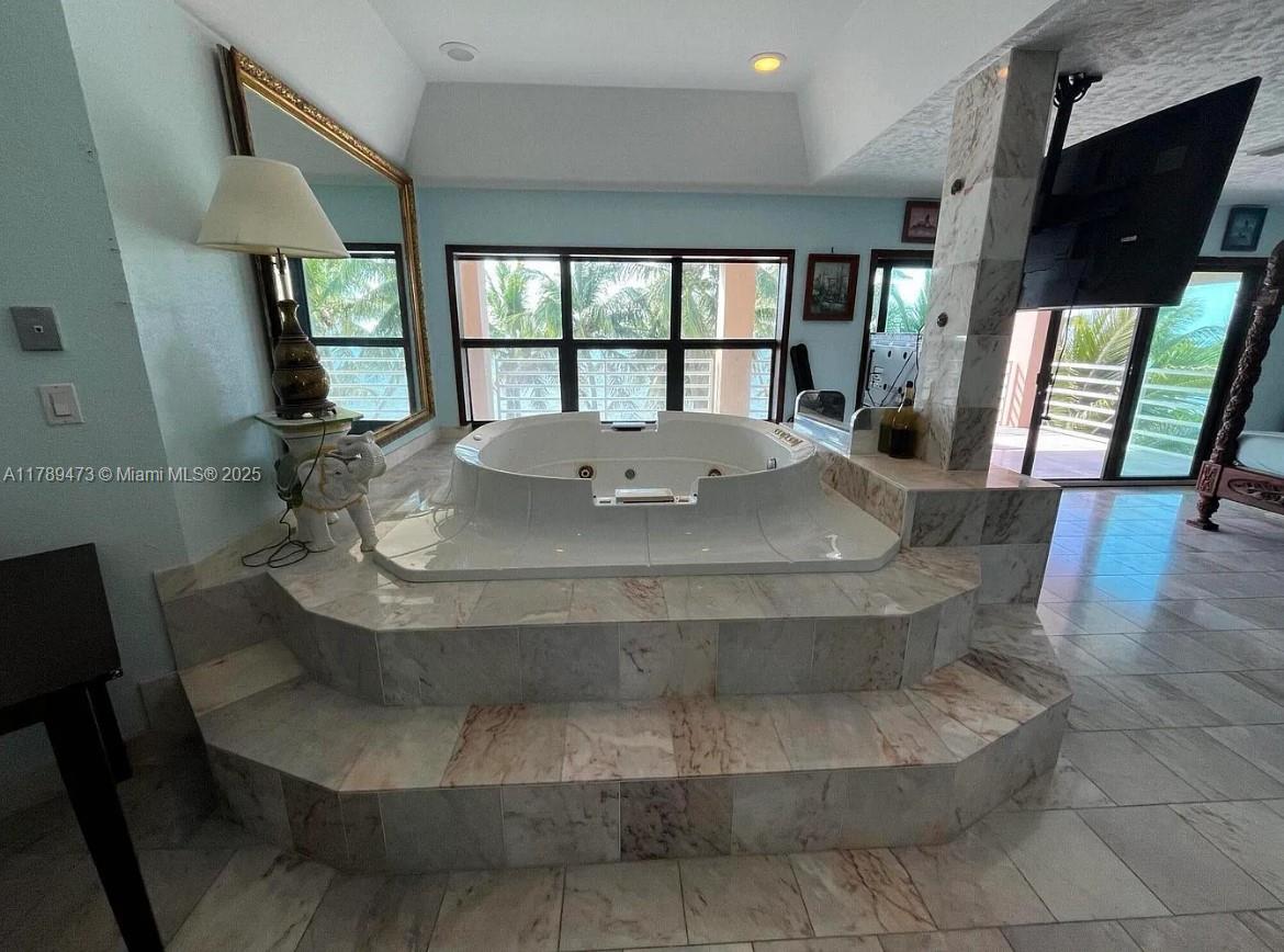 LONG KEY OCEAN BAY COLONY - Residential