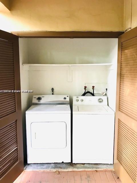 KENDALL LKS EAST PATIO CO - Residential Lease