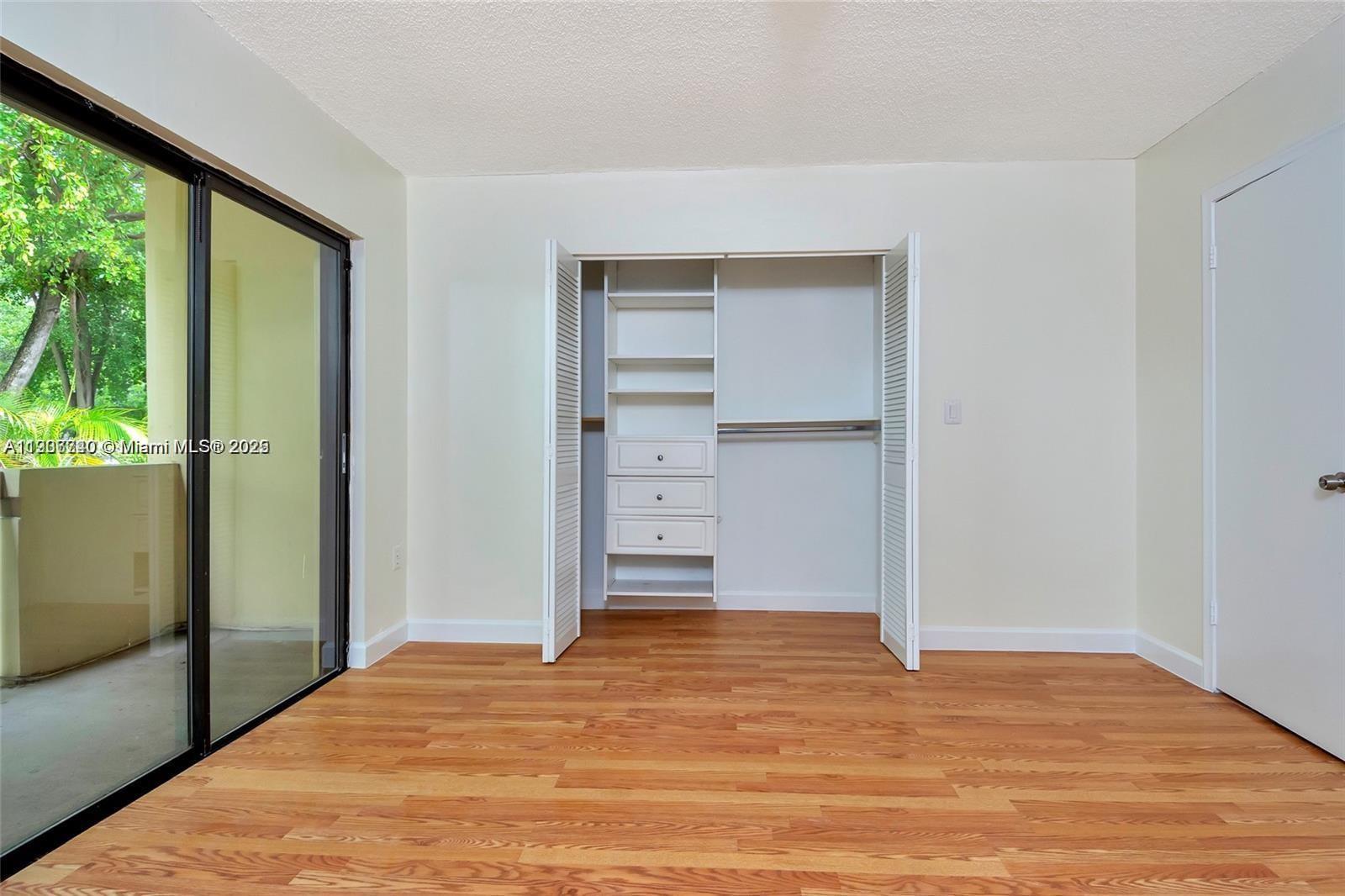 KENDALL LKS EAST PATIO CO - Residential Lease