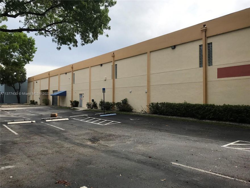 Great Free Standing Class "B" Warehouse in the City of Doral -
Dock & Grade Loading - Total 14,640 square feet - 28 marked parking spaces - 
20 Feet Clear -
Within an Industrial Park (MICC) -
Plenty of Office - 
High Security Building - 
Twin Tee Construction - 
Built in 1994 - 
Lake View - Zoned IU-1.
Ideal property for warehouse distribution of valuable items (computers, cell phones) high security.