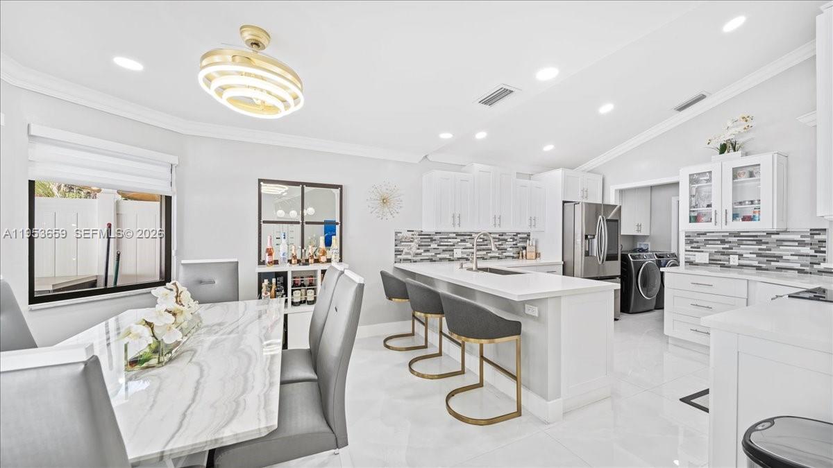 PEMBROKE LAKES SOUTH - Residential