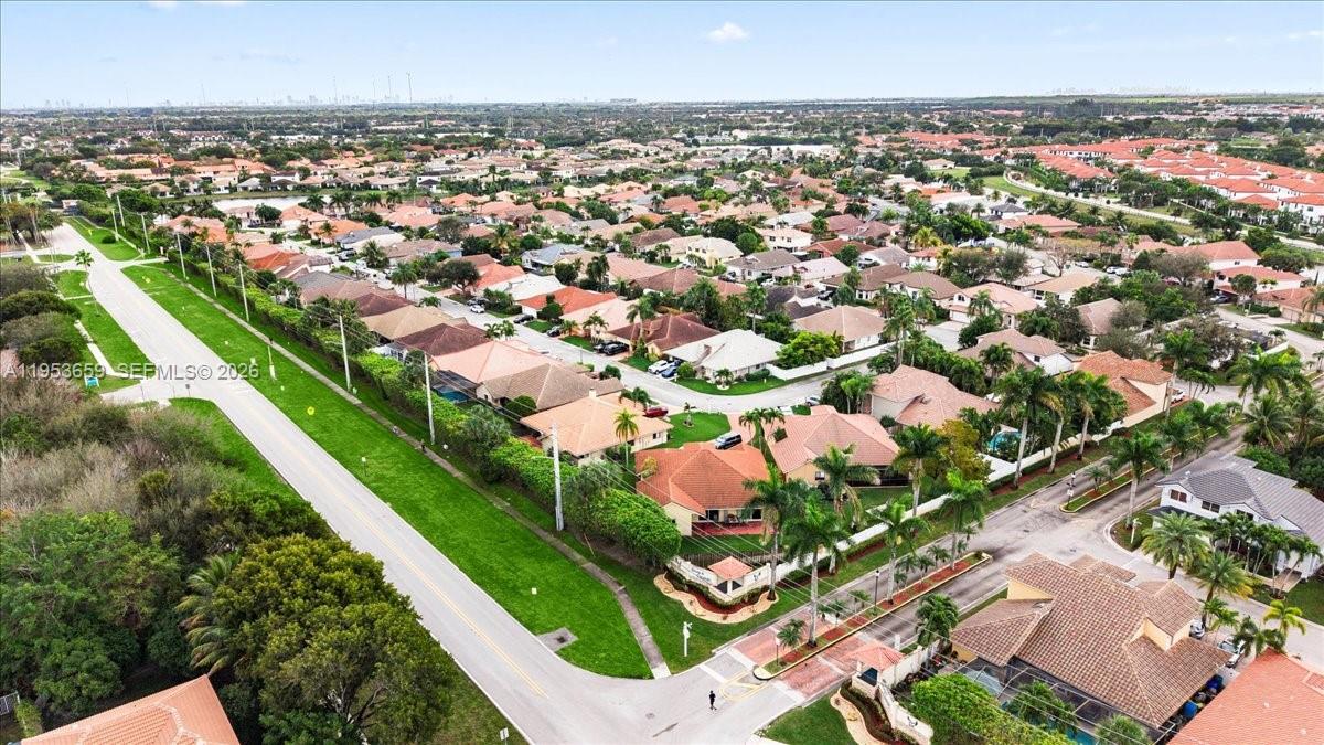 PEMBROKE LAKES SOUTH - Residential
