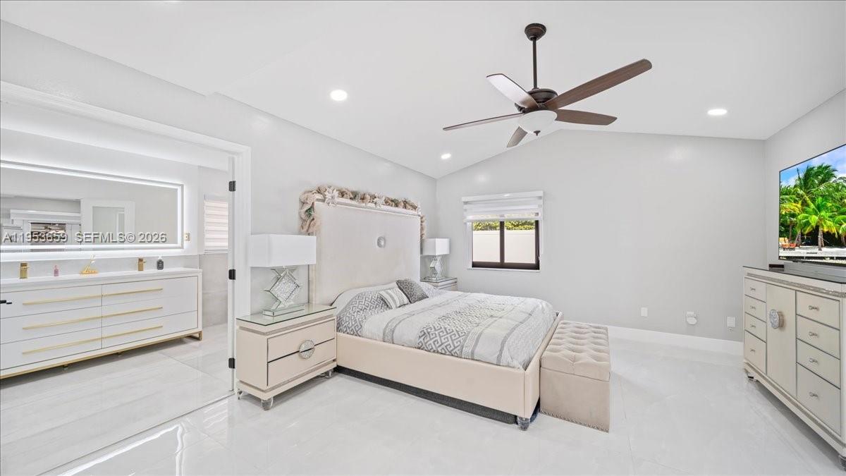 PEMBROKE LAKES SOUTH - Residential