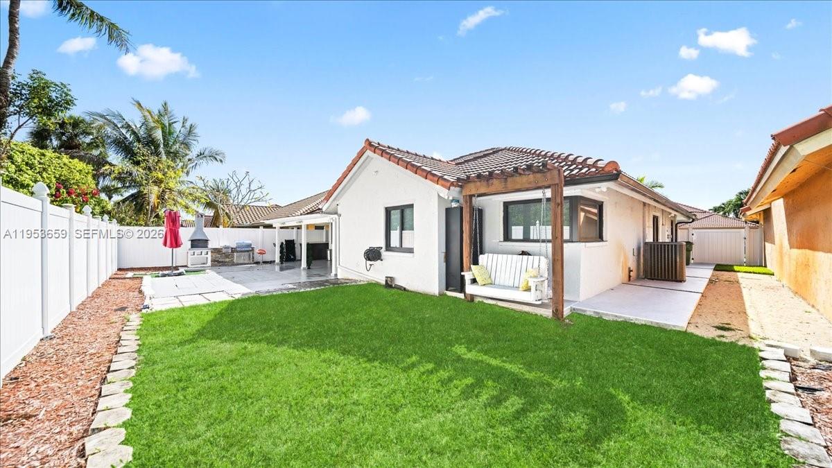 PEMBROKE LAKES SOUTH - Residential