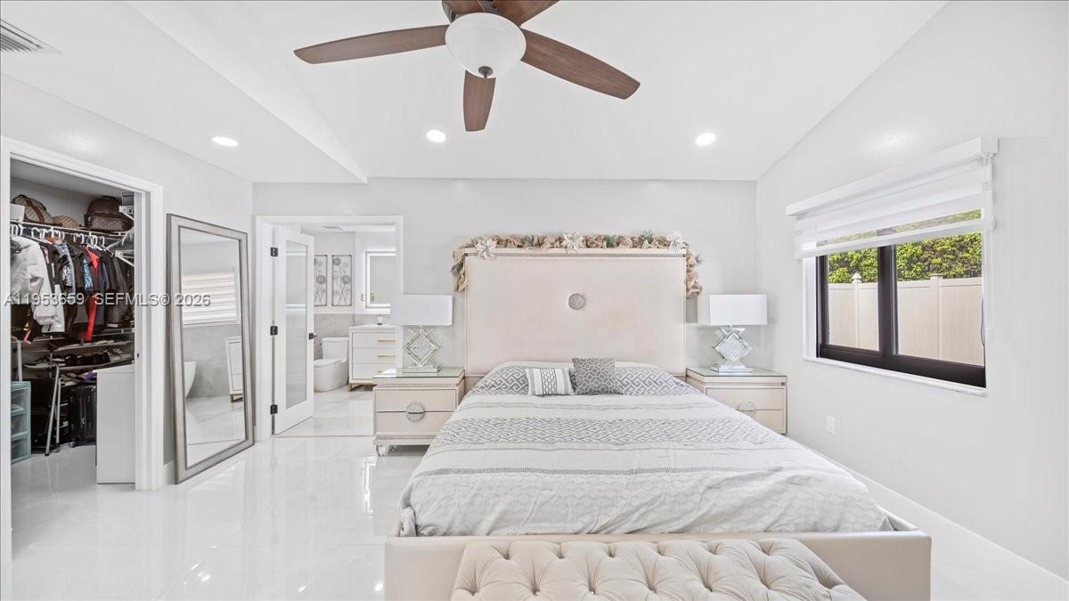 PEMBROKE LAKES SOUTH - Residential