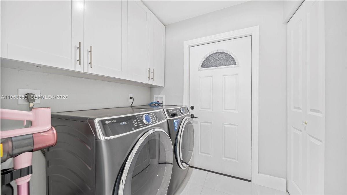 PEMBROKE LAKES SOUTH - Residential