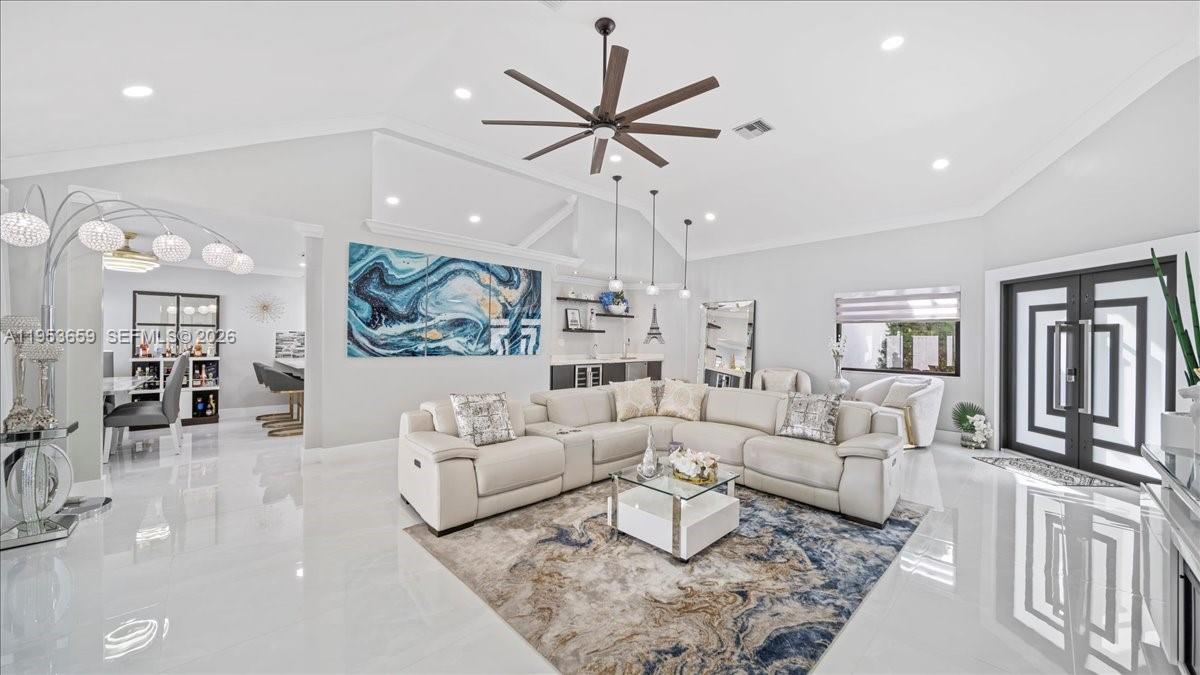 PEMBROKE LAKES SOUTH - Residential