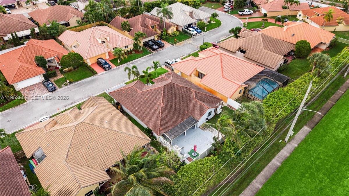 PEMBROKE LAKES SOUTH - Residential