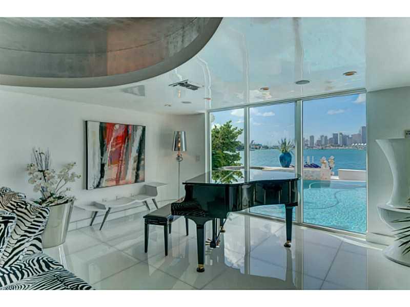 SAN MARINO ISLAND - Residential