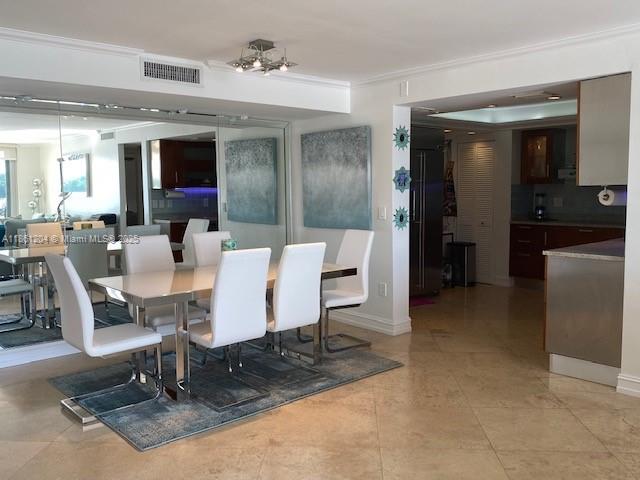 COLONY BAY HARBOR APTS CO - Residential Lease