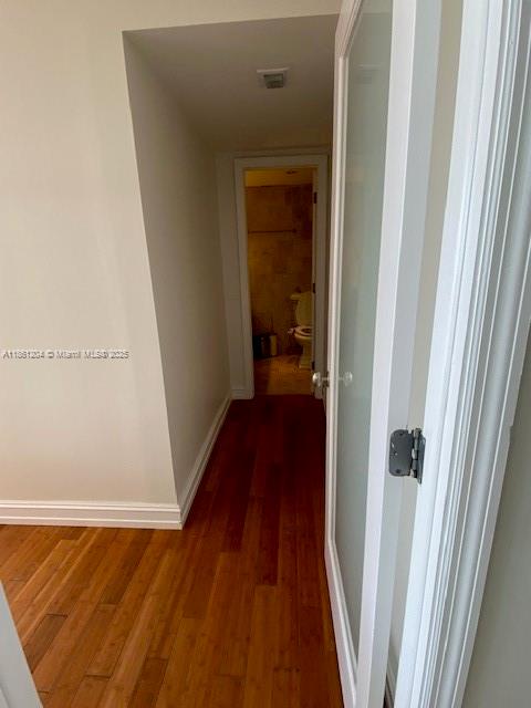 COLONY BAY HARBOR APTS CO - Residential Lease