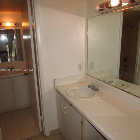 LAKESHORE CONDO #2 - Residential